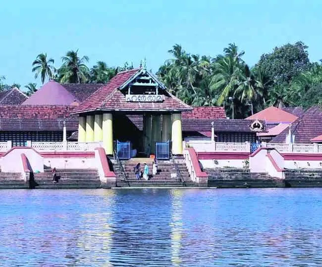 दशहरा 2018: त्रिप्रायर श्रीरामा मंदिर में स्थापित मूर्तियां मिली थीं समुद्र  तट पर -