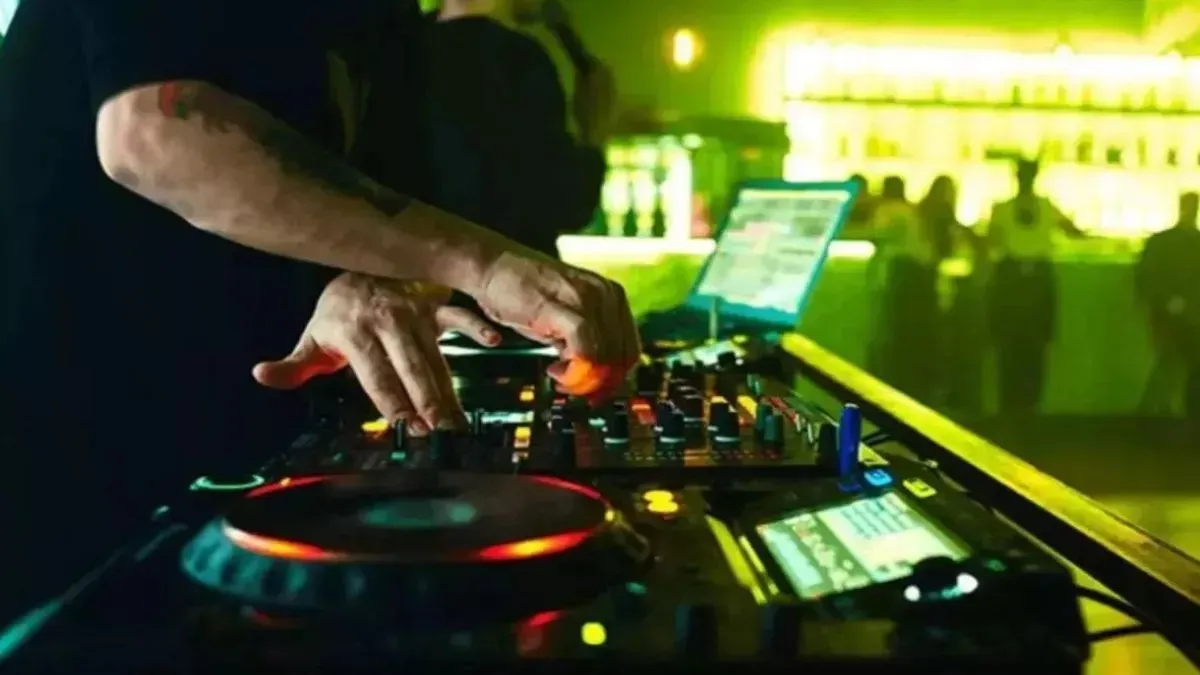 रात में 10 बजे के बाद डीजे बजानों वालों की अब खैर नहीं! एक्शन में पुलिस,  होगी कड़ी कार्रवाई - those who play dj music after 10 pm are in trouble  strict