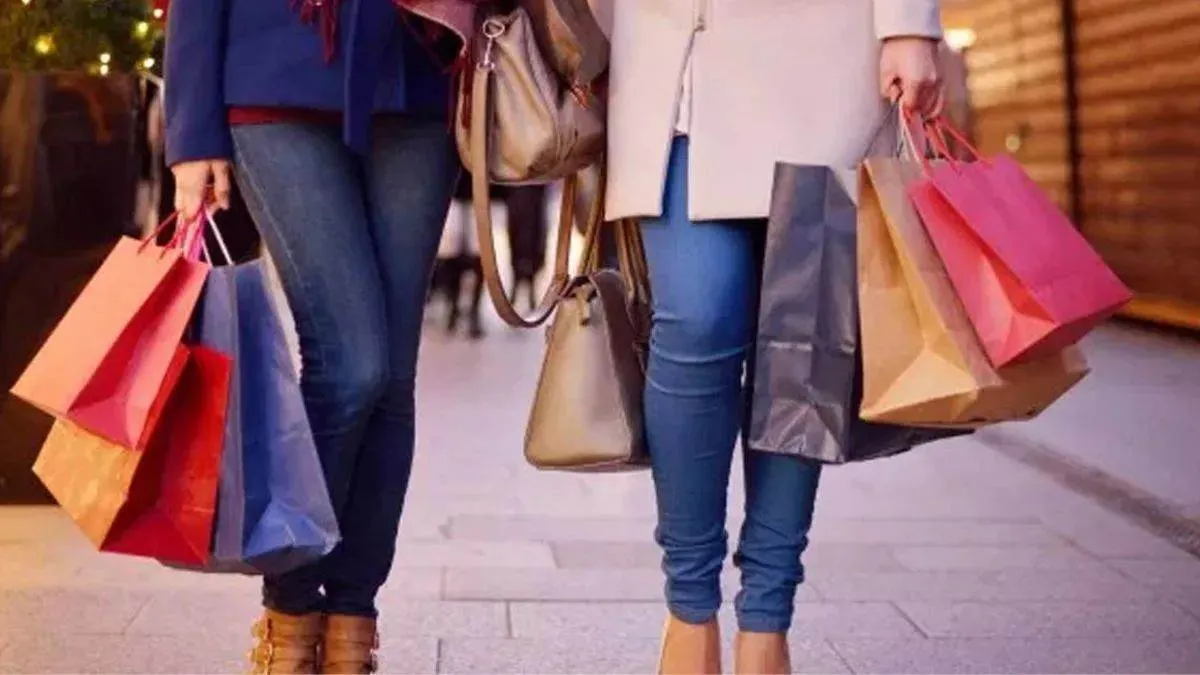 Gurugram News: कैरी बैग के पैसे लेना पड़ा भारी, अब मुआवजे के रूप में देनी होगी मोटी रकम - compensation of Rs 45 thousand will have to be paid for charging Rs