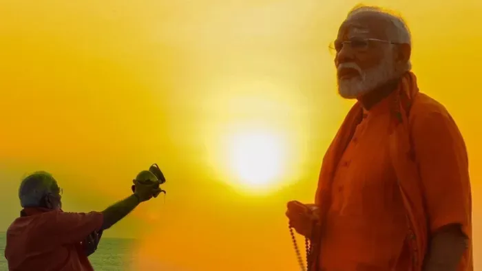 PM Modi Meditation: 45 घंटे का मौनव्रत और अन्न का एक दाना भी नहीं... पीएम  इस तरह विवेकानंद रॉक मेमोरियल में लगा रहे ध्यान - PM Modi Meditation know  all about Narendra
