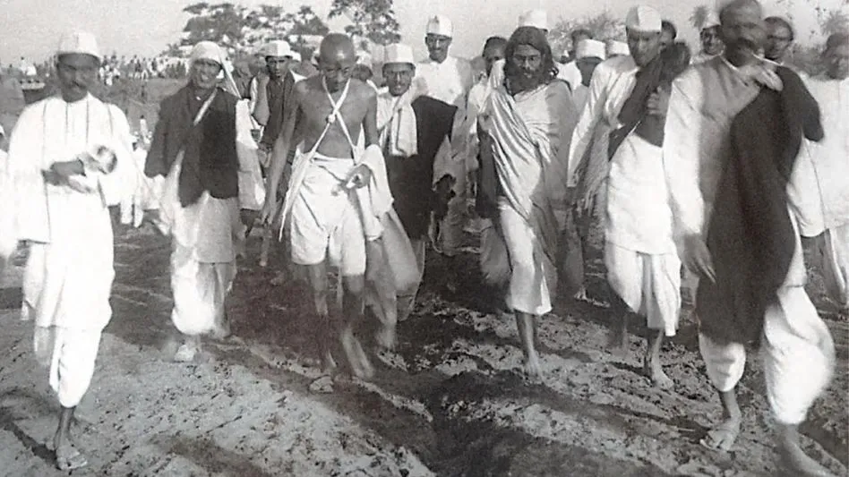 1 August 1920: असहयोग आंदोलन... जब गांधी जी के नेतृत्व में एकजुट हुआ था पूरा देश, जानें कैसे हिल गई थी अंग्रेजी शासन की बुनियाद - Gandhiji started the non ...