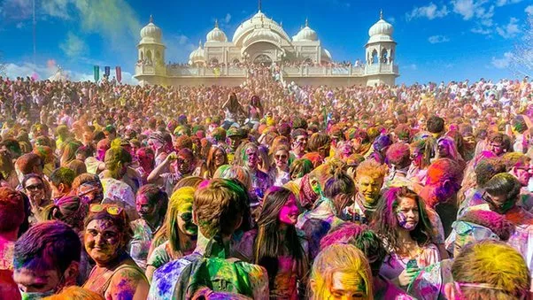 नेपाल के तराई क्षेत्र और पहाड़ी क्षेत्र में अलग-अलग दिन क्यों मनाई जाती है होली? - Quora