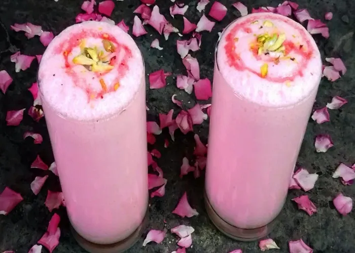 गुलाबी लस्सी' रखेगी गर्मियों में तरोताजा - rooh afza lassi recipe-mobile