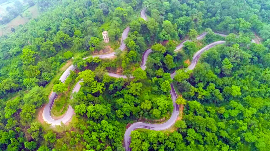 सैलानियों का पसंदीदा हिल स्टेशन बनता मैनपाट