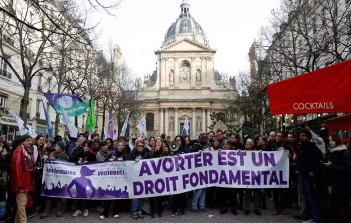 गर्भपात विधेयक: फ्रांस गर्भपात को संवैधानिक अधिकार बनाने के लिए तैयार है,  ईटी हेल्थवर्ल्ड