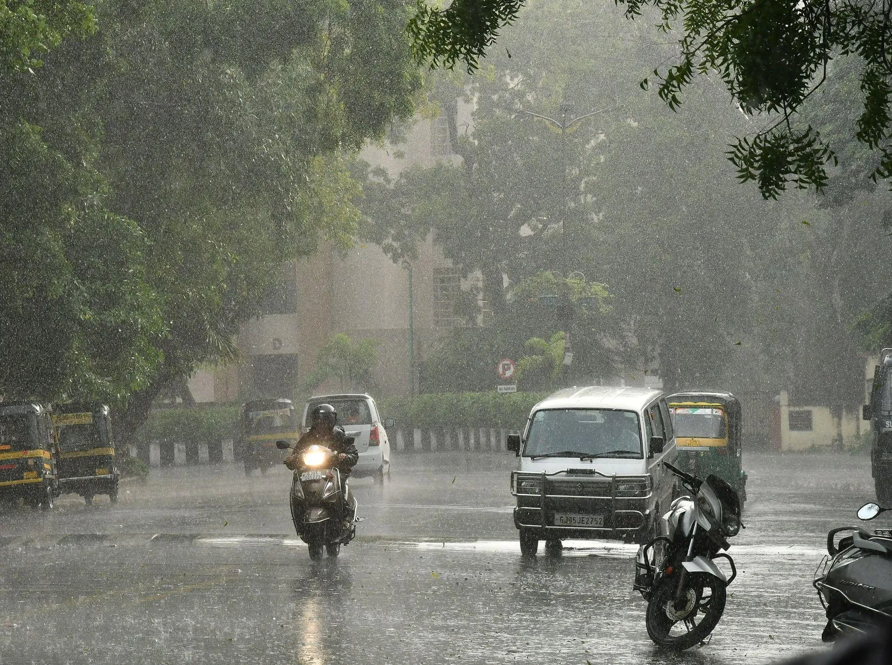 Weather: Monsoon in Jabalpur, above average rain | मौसम: जबलपुर में मानसून मेहरबान,औसत से ज्यादा बारिश | Patrika News