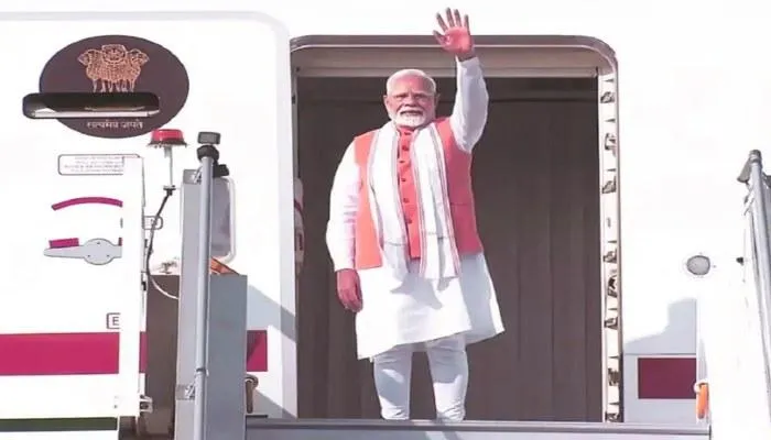 PM Modi South Africa Visit: साउथ अफ्रीका रवाना हुए प्रधानमंत्री नरेंद्र मोदी,  शिखर सम्मेलन में होंगे शामिल | India Public Khabar
