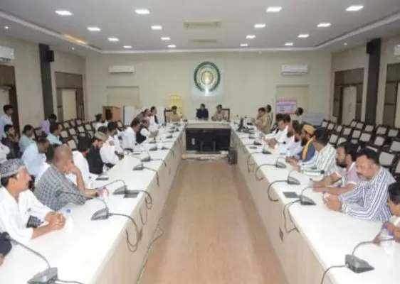 रायपुर में गणेश विसर्जन और ईद मिलाद-उन-नबी पर जिला प्रशासन ने डीजे और पटाखों  पर लगा बैन | RamRaj