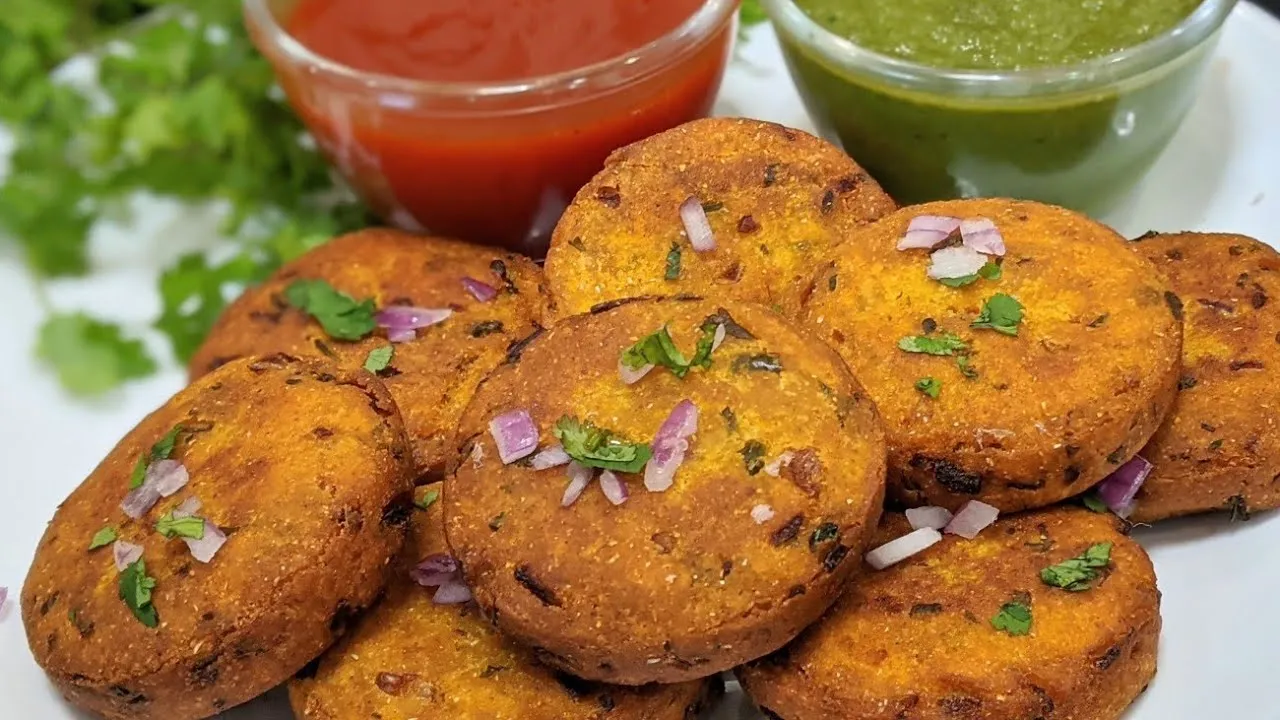 बहुत ही कम तेल मे बनाये मक्के के आटे से क्रिस्पी और स्वादिष्ट नाश्ता | New Snacks | Makke ki Tikki. - YouTube