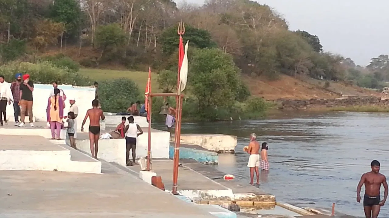 Jilahari ghat Jabalpur | Shiva Temple | Most beautiful ghat on the banks of Narmada river - YouTube