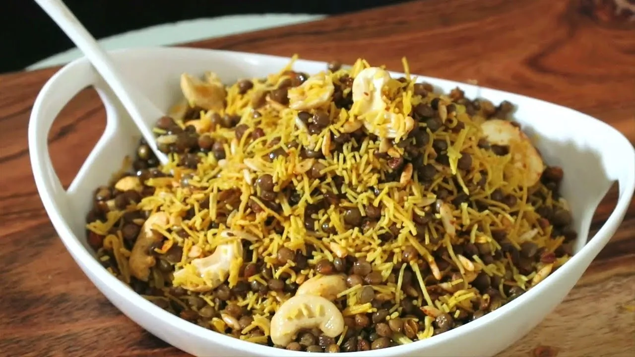 Dal Moth Namkeen | आगरा का मशहूर दाल मोठ ऐसे बनाएंगे घर पर तो बाहर का कभी नहीं मंगाएंगे