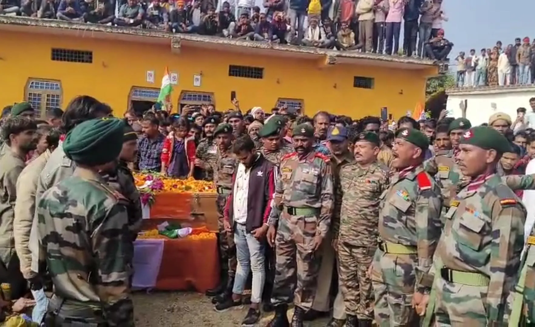 राजकीय सम्मान के साथ शहीद को दी अंतिम विदाई।