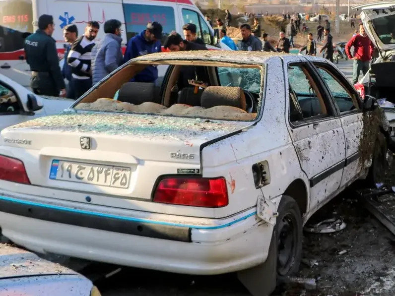 यह कार धमाके वाली जगह से 700 मीटर दूर थी। इसके बावजूद इसके शीशे टूट गए।