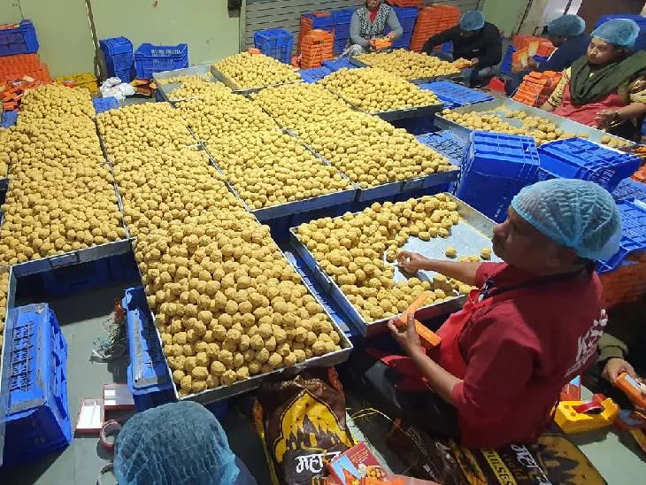 महाकालेश्वर मंदिर प्रबंध समिति के लड्डू प्रसादी को भारत सरकार की संस्था फूड सेफ्टी एंड स्टैंडर्ड अथॉरिटी ऑफ इंडिया ने हाइजीन के लिए 5 स्टार रेटिंग दी है।