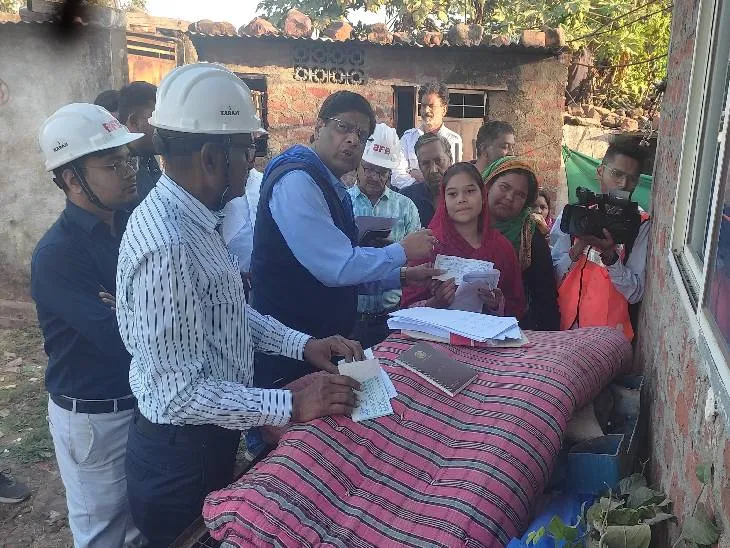 बुधवार सुबह 9 बजे तक कुल 26 लोगों ने मुआवजा राशि के चेक लेकर अतिक्रमण हटाने की सहमति दी।