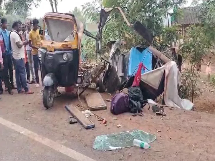 रायघर थाना क्षेत्र में कुंडे मुख्यमार्ग पर जोड़िंगा के पास ट्रक और ऑटो की जोरदार टक्कर हो गई।