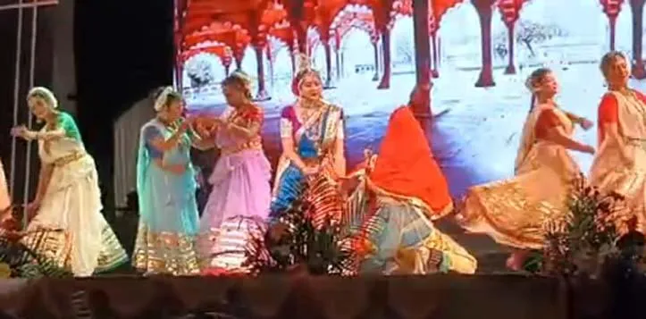 चक्रधर समारोह में प्रस्तुति देते पद्मश्री हेमा मालिनी।