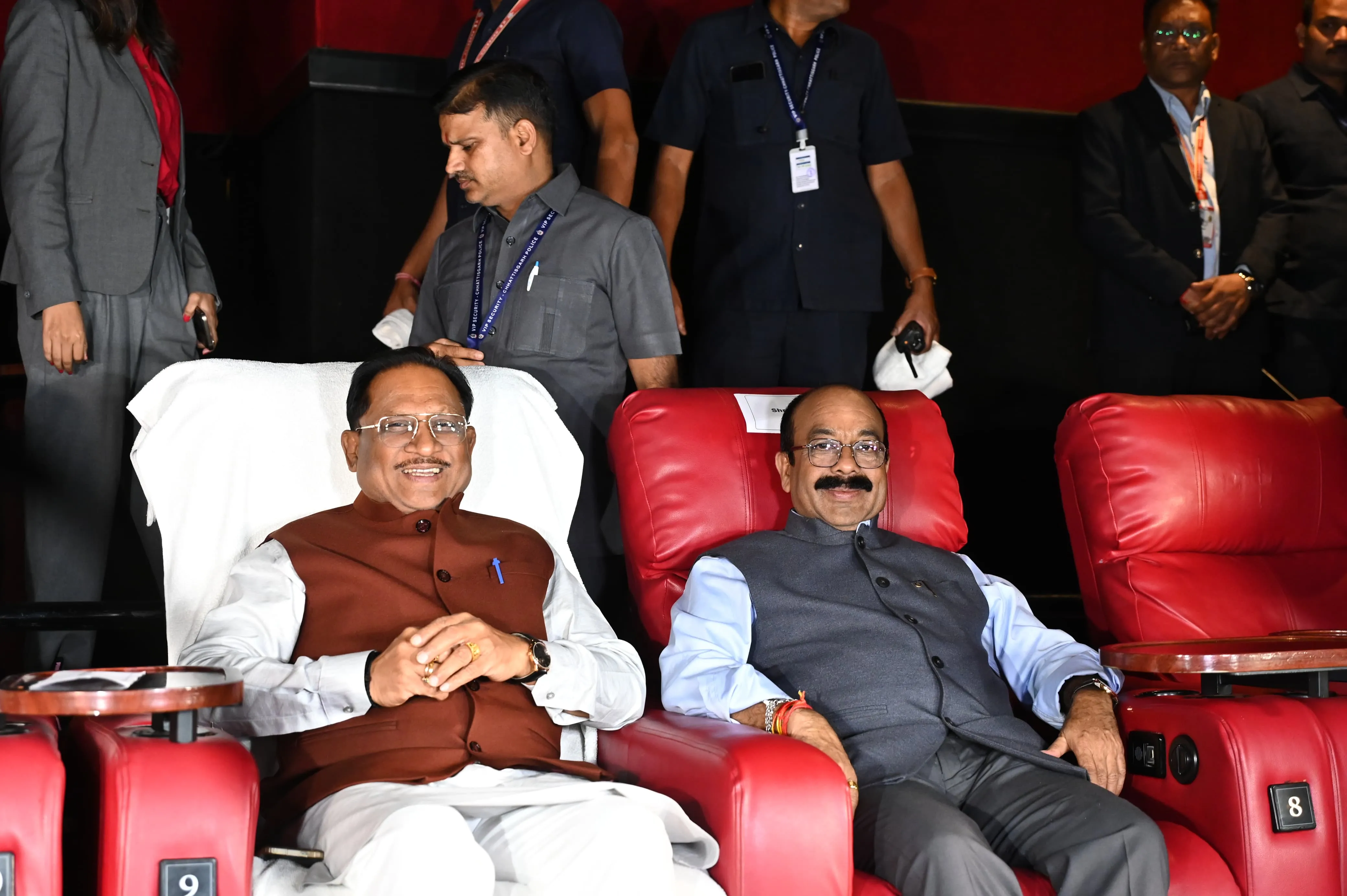 डिप्टी सीएम साव ने भी देखी फिल्म।