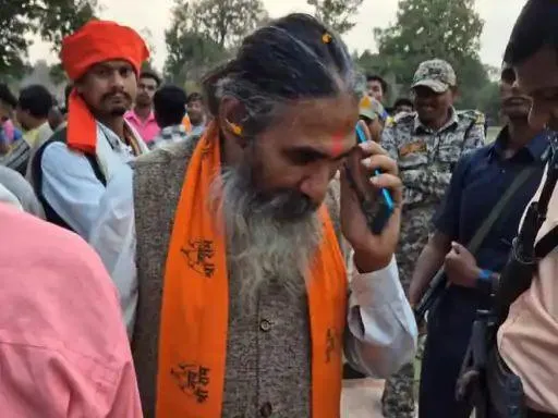 भोजराज नाग सांसद ने कहा कि, मैं एसपी से बात करता हूं। इसके होश ठिकाने आ जाएंगे।