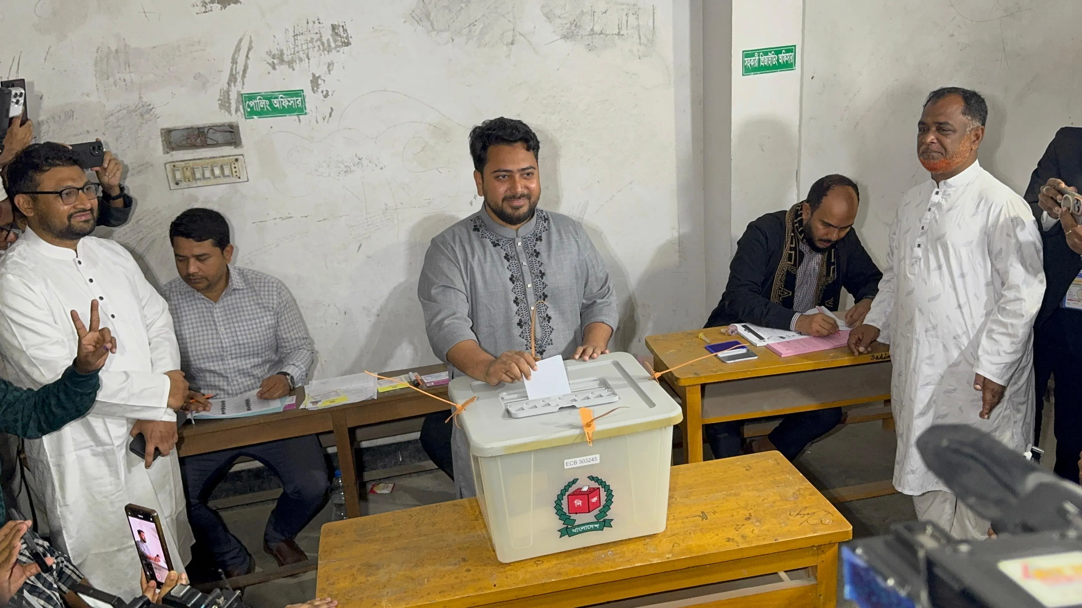 NCP लीडर नाहिद इस्लाम ने वोट डालने के बाद सरकार बनने की उम्मीद जताई।