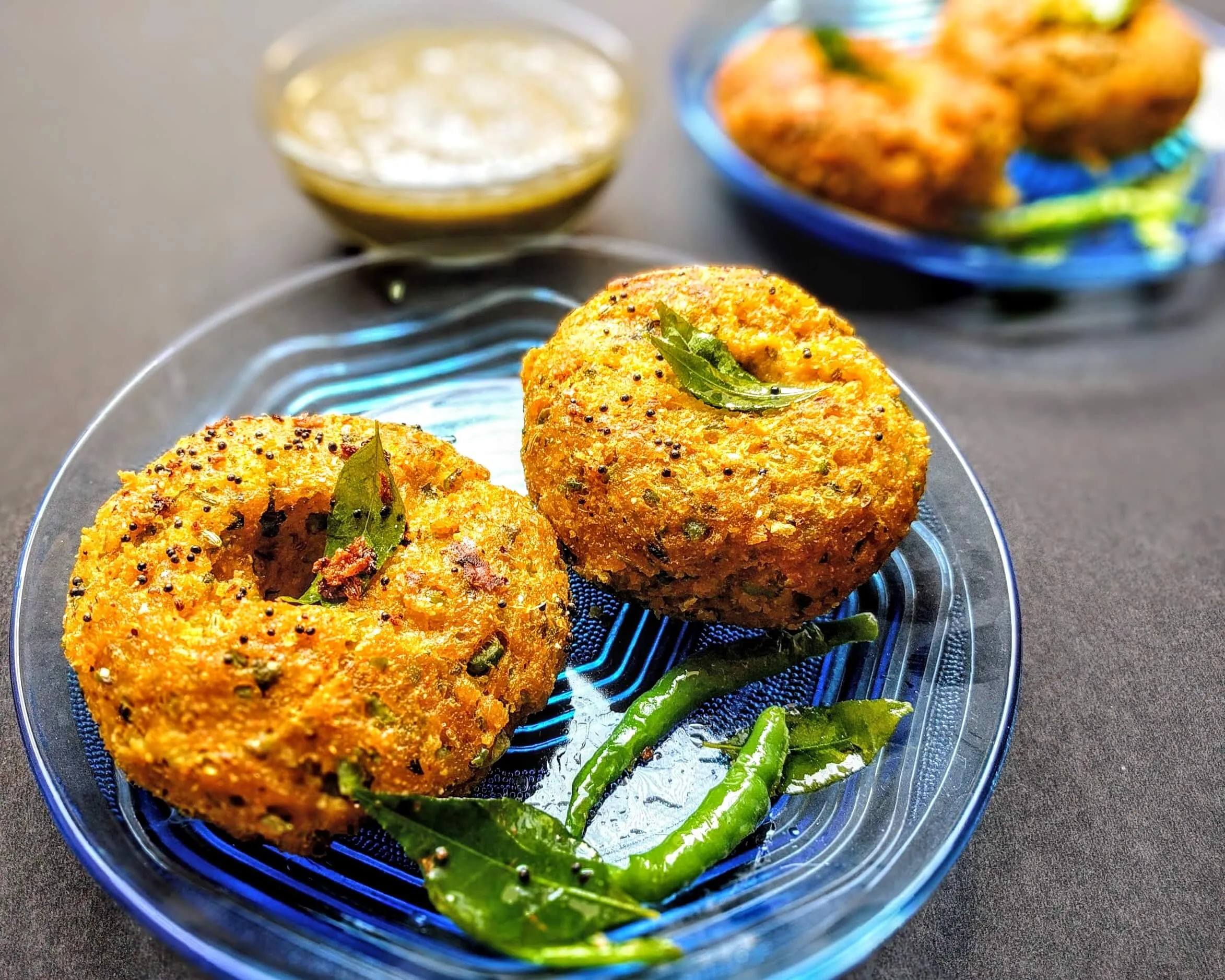 Makki Ka Dhokla Recipe | Steamed Savory Corn Cake - VegeCravings