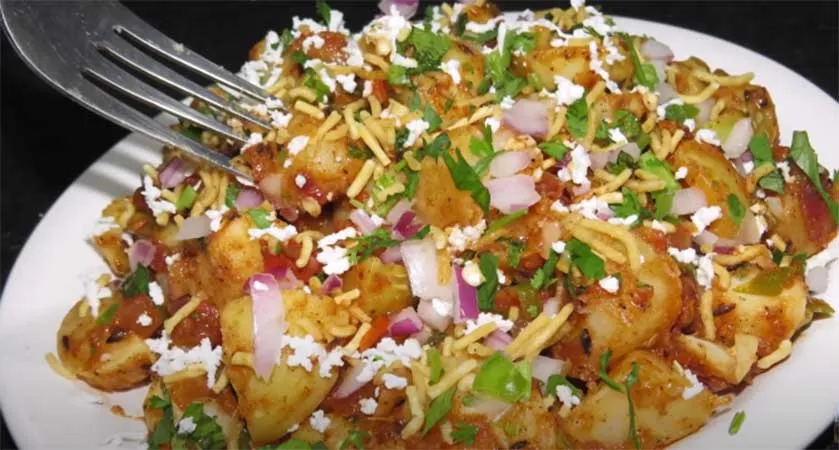 10 मिनट में बनाएं आलू की चटपटी स्वादिष्ट चाट
