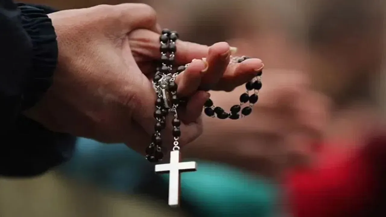 कांग्रेस शासित छत्तीसगढ़ में बढ़ रहे आदिवासी ईसाइयों पर हमले, क्या बघेल का  सॉफ्ट हिंदुत्व है कारण? | Why attacks on tribal Christians are on the rise  in Congress ruled ...