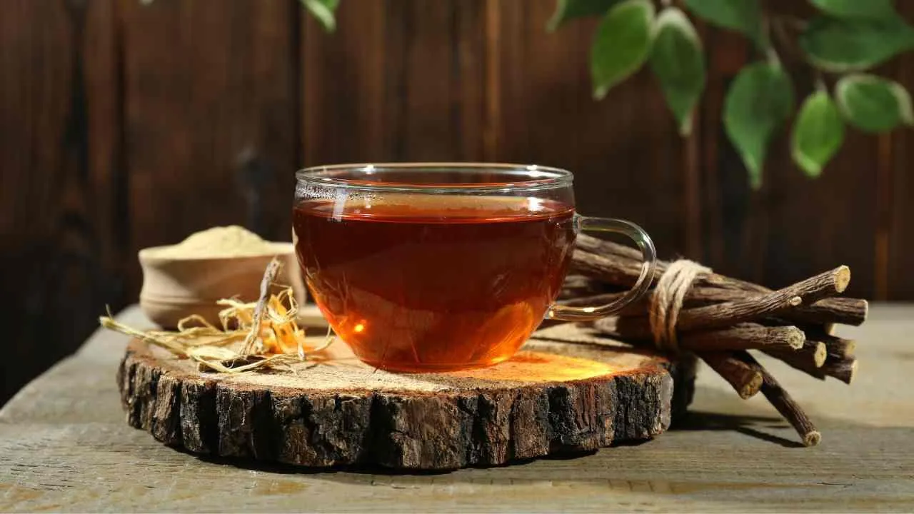 तुलसी-अदरक-इलायची का काढ़ा