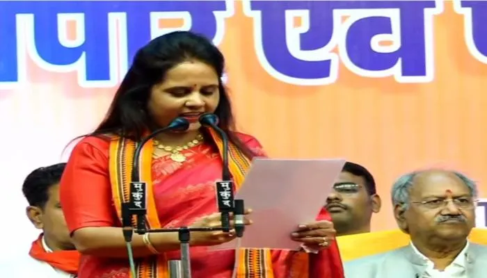 रायपुर महापौर मीनल चौबे ने ली शपथ, देखे शपथ ग्रहण समारोह कार्यक्रम LIVE..... - Khabar Chhattisii Media