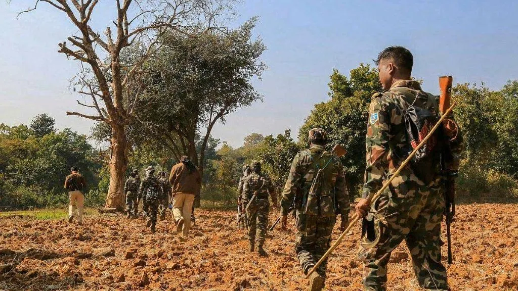 बस्तर: कर्रेगुट्टा की पहाड़ी पर बड़ा ऑपरेशन, शीर्ष नेतृत्व समेत सैकड़ों नक्सलियों को सुरक्षा बलों ने घेरा