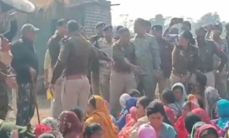 रायगढ़ में कोयला खदान के खिलाफ प्रदर्शन हिंसक, भीड़ ने वाहनों में आग लगाई,  8 पुलिसकर्मी घायल &ndash; realtimes