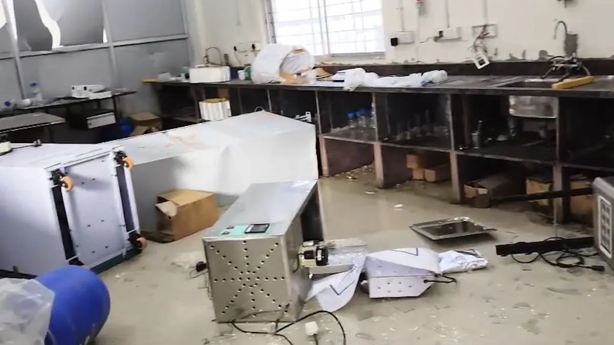 अपशिष्ट से फसल खराब होने पर फूटा ग्रामीणों का गुस्सा, मक्का प्लांट में घुसकर की तोड़-फोड़, मौके पर मौजूद पुलिस-प्रशासन