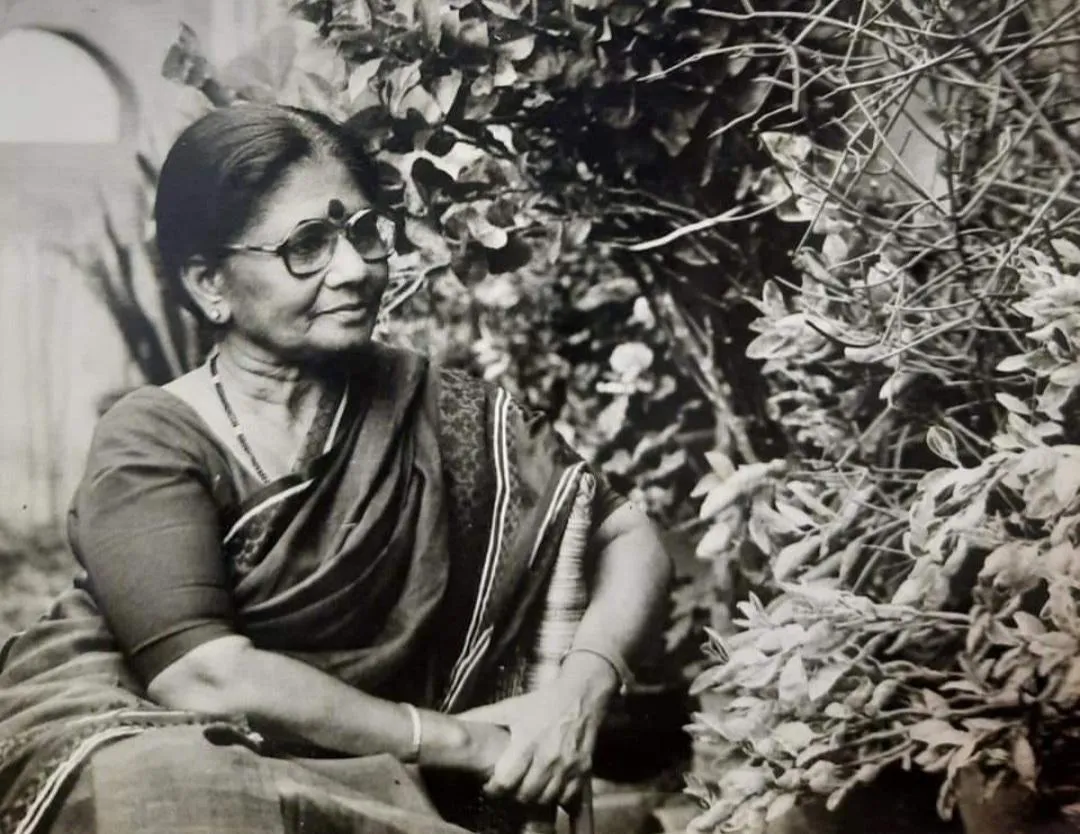 Mannu Bhandari 8