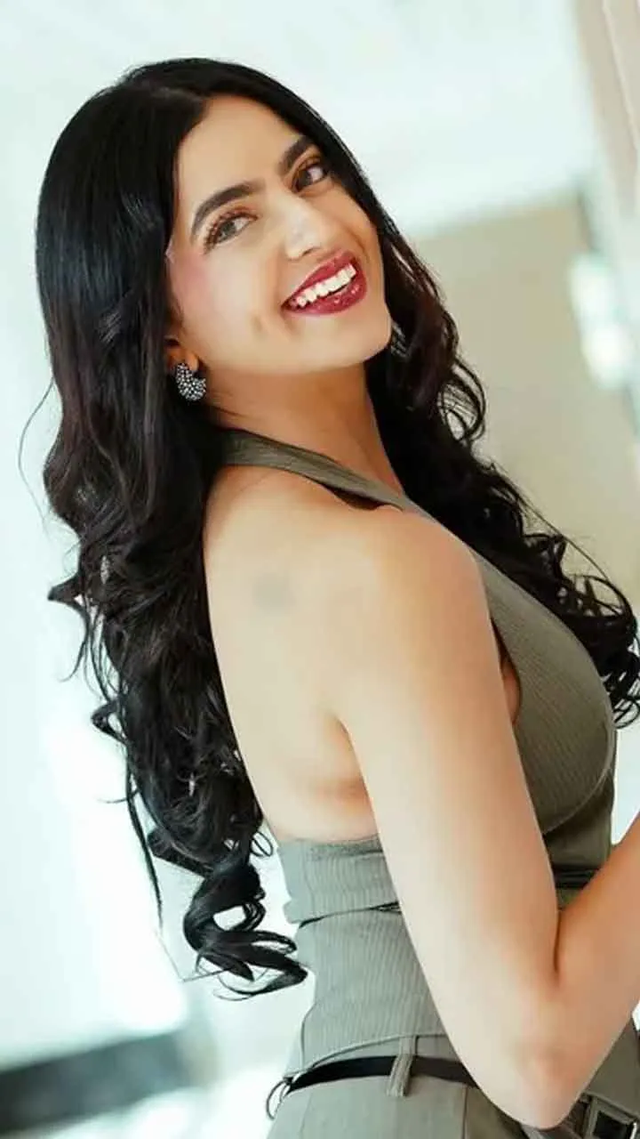 Kashika Kapoor Stuns in Halter Neck Pantsuit for 'Love You Father'