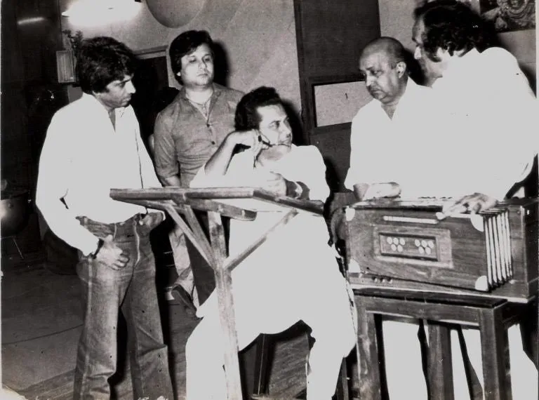 anjaan with bollywood singers