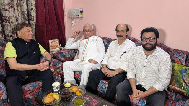 Arif Mohammad Khan at Pradeep Sardana ji home (5)