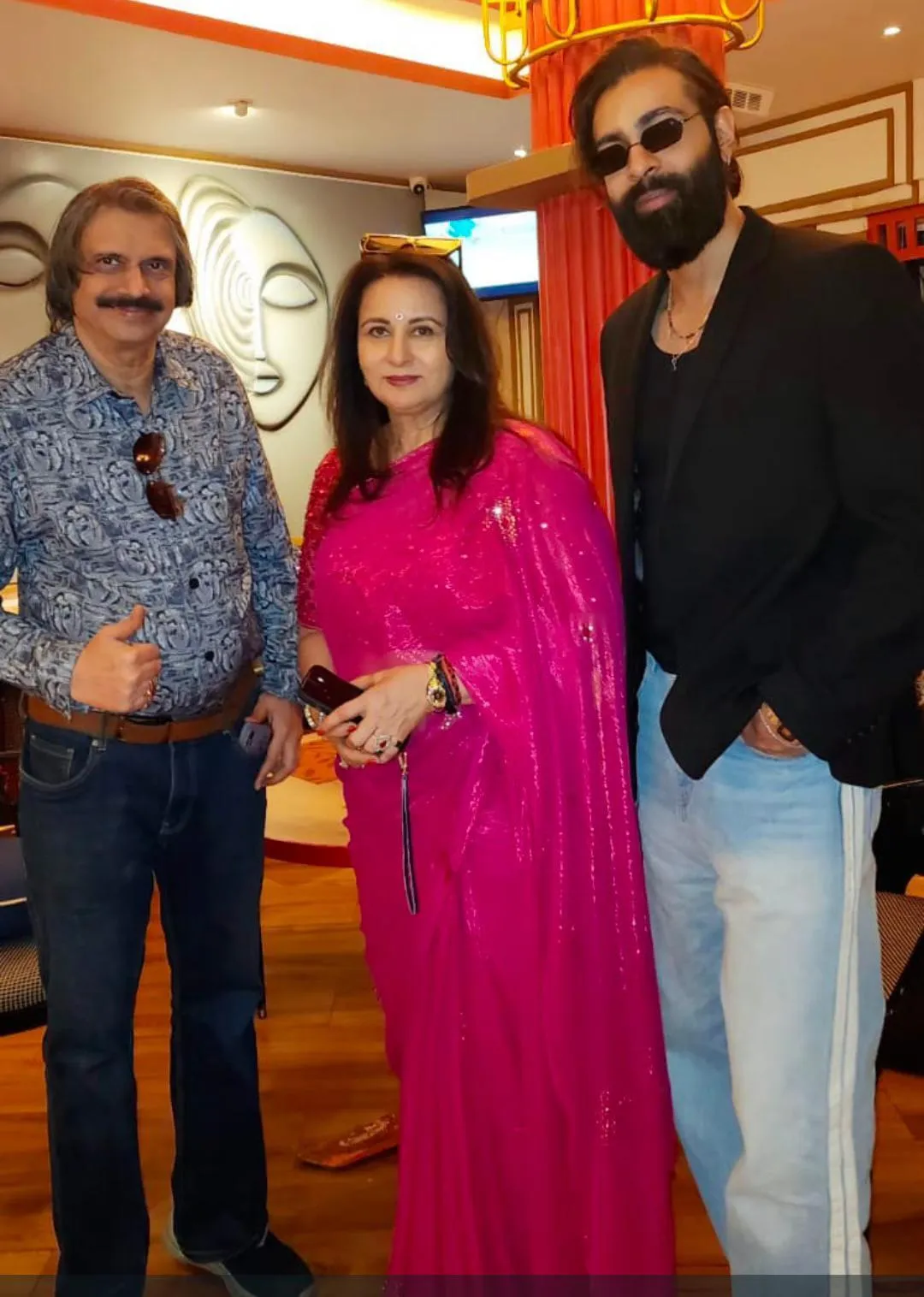 Poonam Dhillon with star-actor son Anmol Thakeria (right) and Chaitanya Padukone