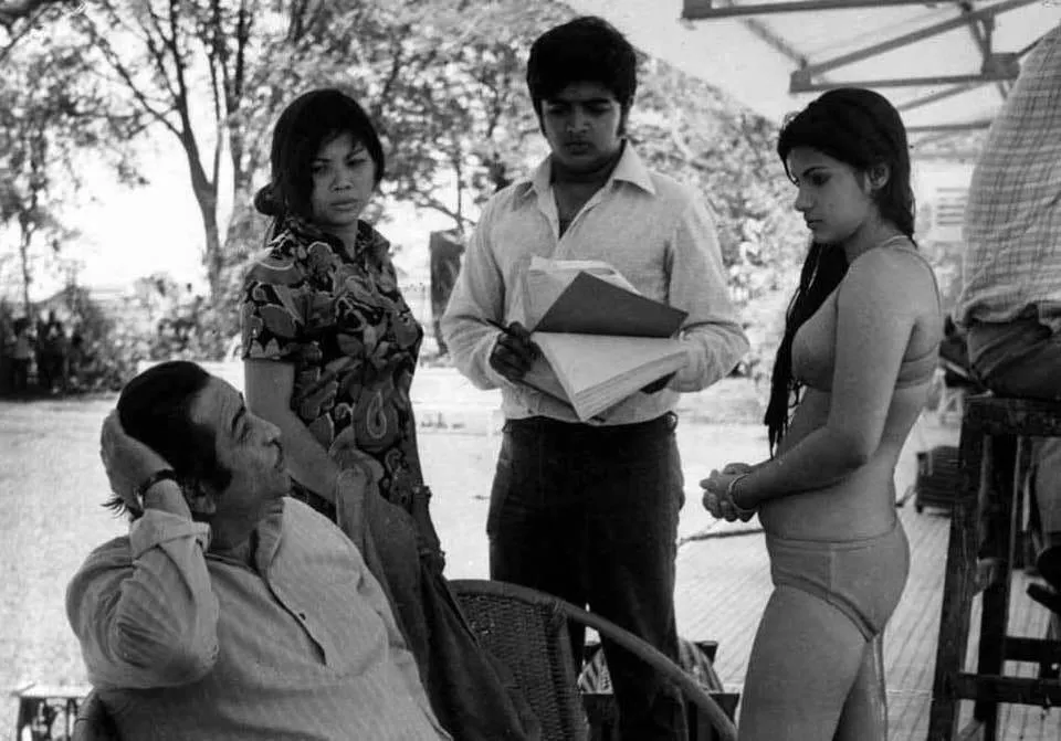 Raj Kapoor and Dimple Kapadia on the sets of Bobby