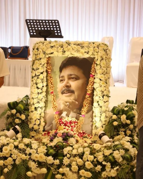 Sudesh Bhosle offers songs tribute to 'late' Satish Shah