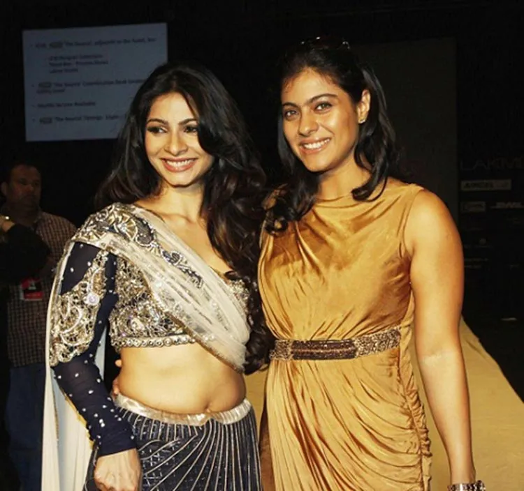 Throwback photo of Kajol and Tanisha Mukherjee with their father