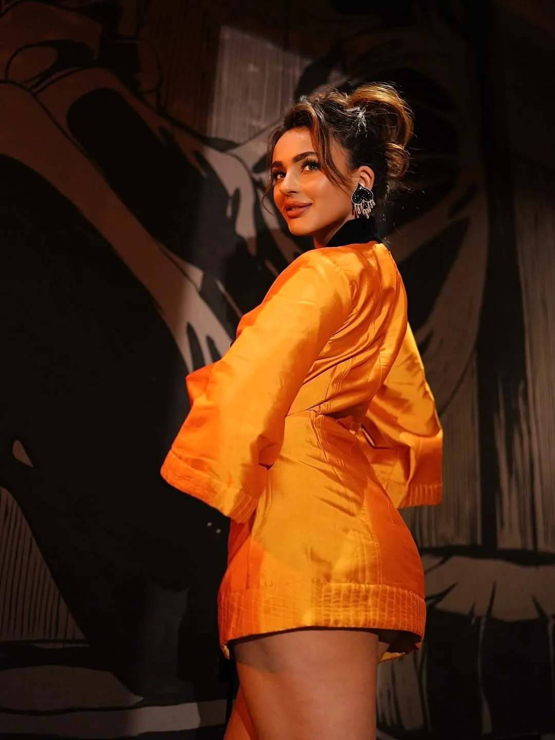 Sirat Kapoor Glows in Stunning Orange Outfit