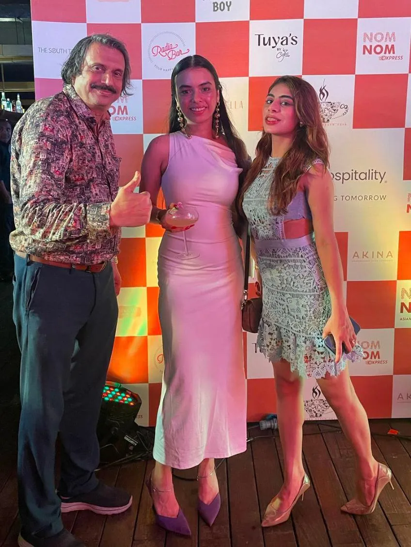 Actress-models Rajnandini B and Nargis with Chaitanya Padukone