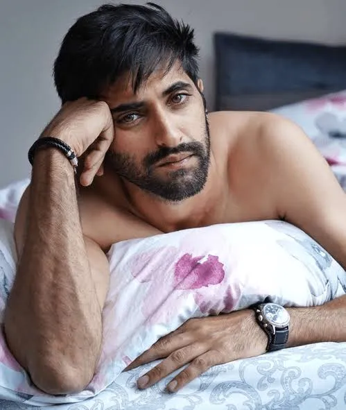Actor Akshay Oberoi 