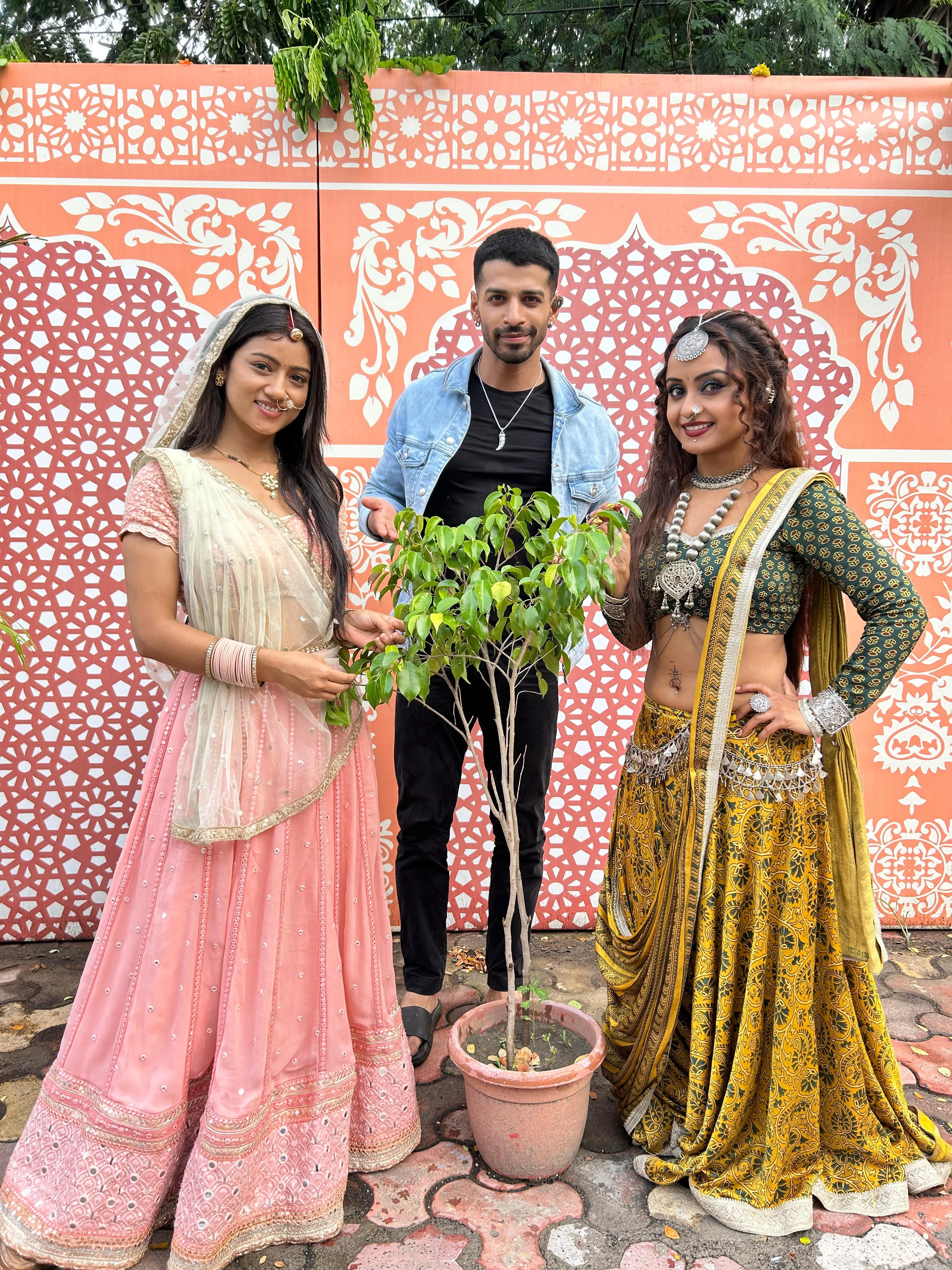  Badi Haveli Ki Chhoti Thakurain Cast Champions Green Future