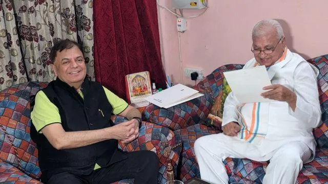 Arif Mohammad Khan at Pradeep Sardana ji home (3)