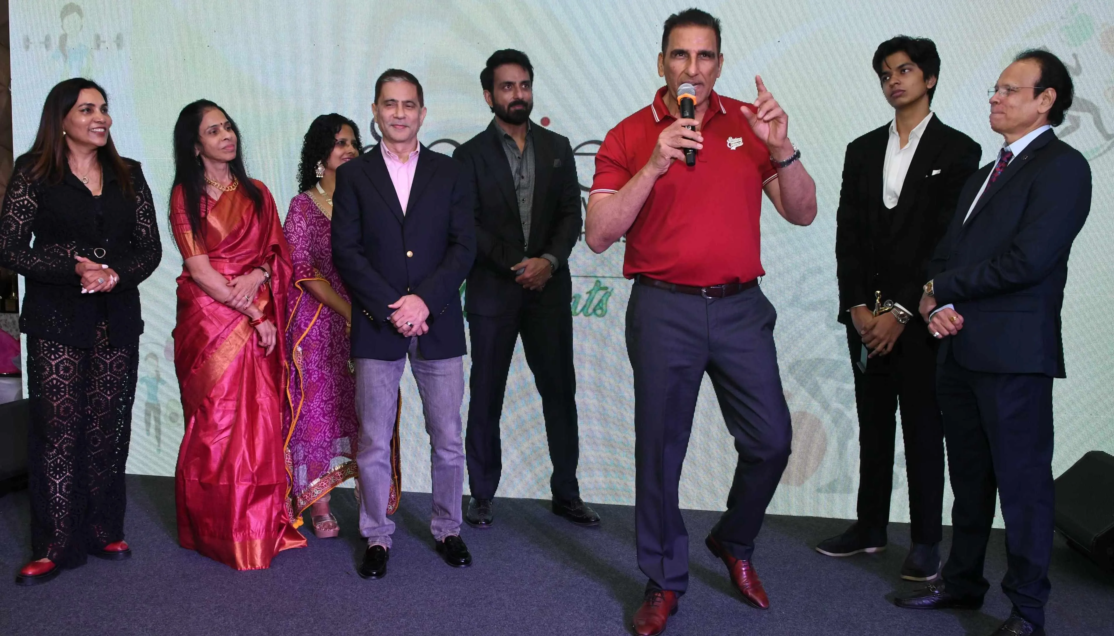 Macho Mukesh Rishi stresses on his Health Mantra' at Society Wellness mag  launch