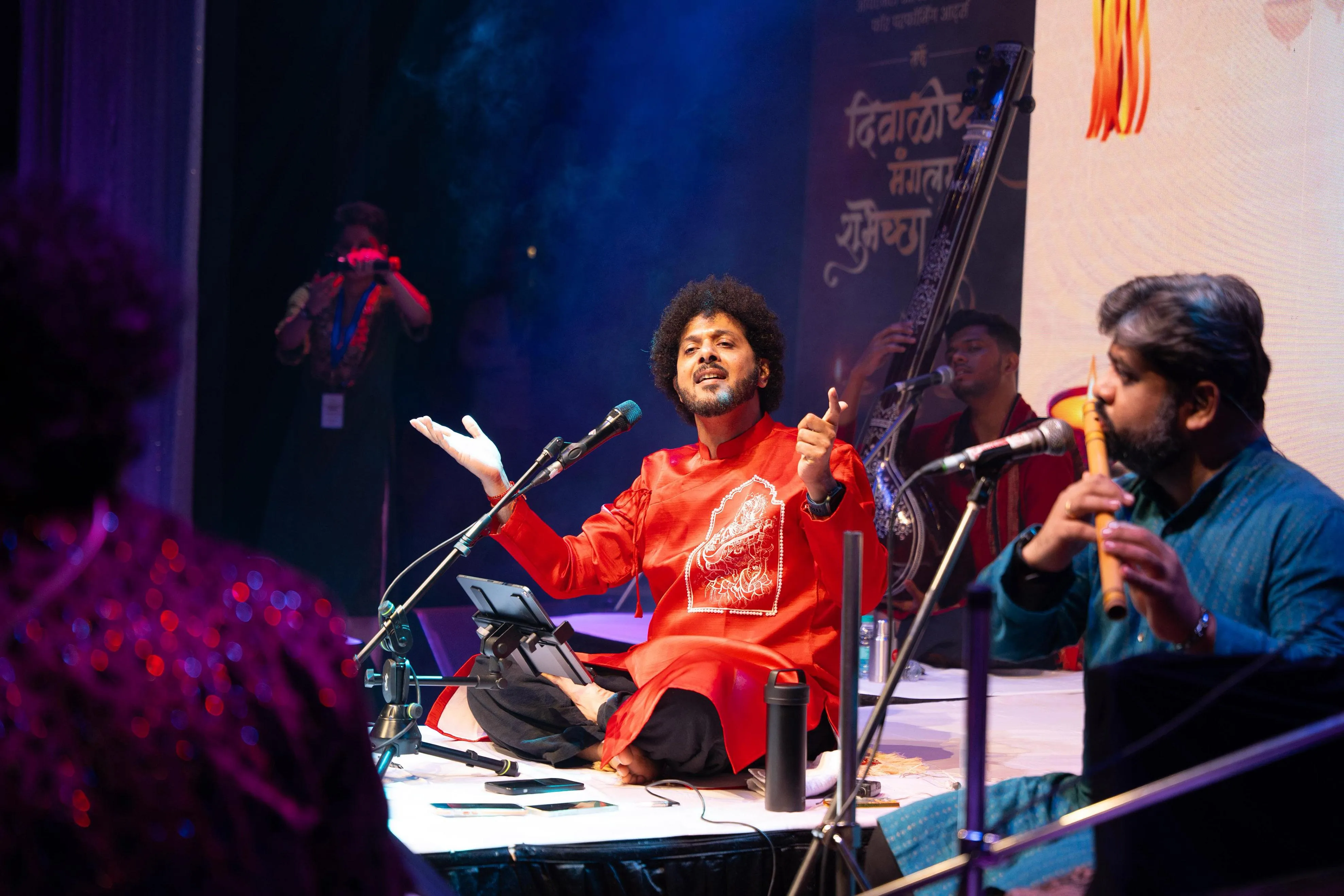 Mahesh Kale performs 1