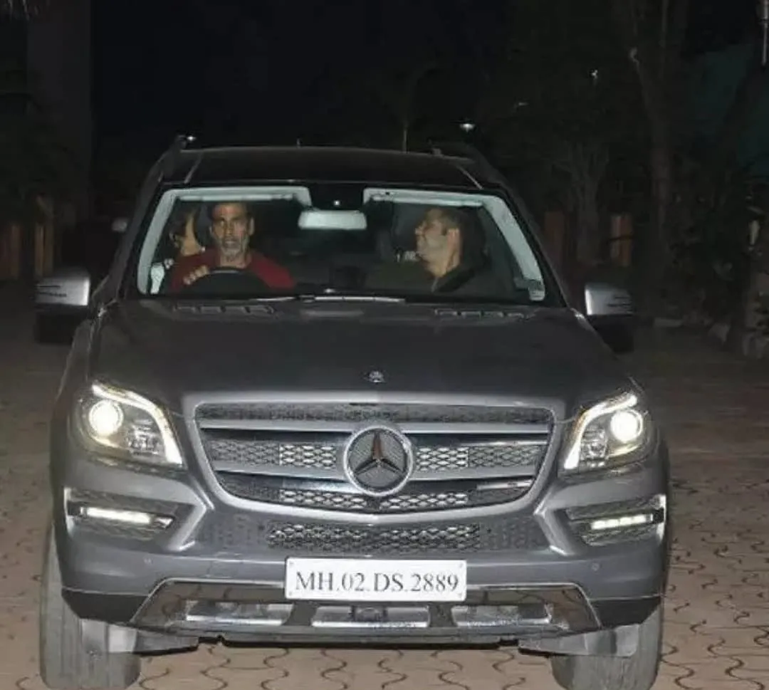Akshay Kumar in his personal car Regn no  Final Total=09