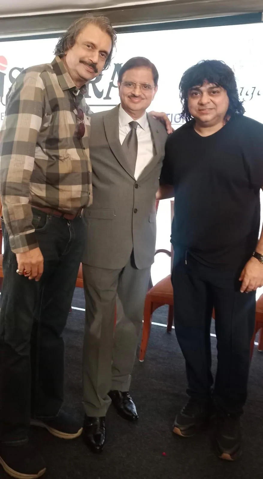 ISAMRA- Sanjay Tandon, eminent sitarist Niladri Kumar with sr journalist Chaitanya Padukone