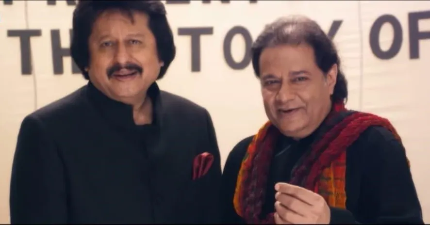 Pankaj Udhas with Anup Jalota singing in 'Hum Baaja Baja Denge